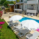מלון דירות Anatolian 4*