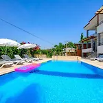 מלון דירות Anatolian 4*